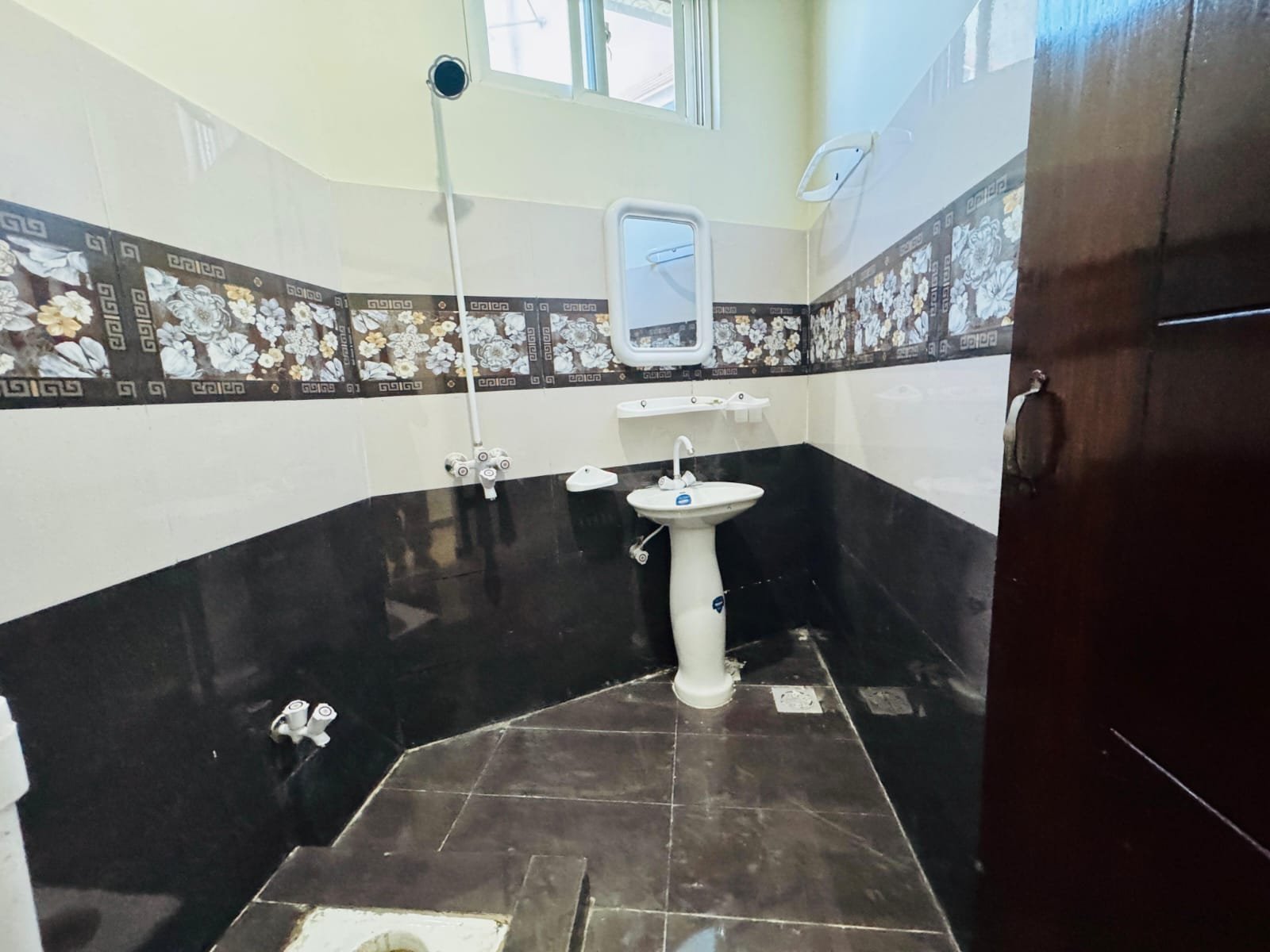 4 Marla Double Story luxury Modern House 🏠 for sale in Alharam Executive Villas