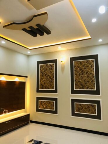 𝗛𝗢𝗨𝗦𝗘 𝗙𝗢𝗥 𝗦𝗔𝗟𝗘 5 Marla Spanish Double Story semi furnished Luxury house for sale 𝐋𝐨𝐜𝐚𝐭𝐢𝐨𝐧: Riaz ul janah housing scheme Rafi qamar road, Bhawalpur FEATURES……………… ✅ 60 grade steel used ✅ Fancy walls ✅ Solid Wooden Doors ✅ Fine Aluminium 1.2 mm windows ✅Minhas PPRC Fittings and Dura UPVC ✅stylish fancy vanities ✅ Alnoor UV kitchen ✅Automatic sensor kitchen hood installed ✅Built in 12 mm glass stove installed ✅fancy wall lights ✅stylish crystal Fanoos ✅Best bord krachi lamination sheet FACILITIES…….. ✔ 4 Bedrooms ✔ 1 BIG Car porch ✔ 1 Drawing Room ✔ 2 TV Longue ✔ 2 Kitchens ✔ 5 Wash rooms ✔ Balcony ✔ Terrace ✔ BBQ area in top floor ✔ 4 cabinets ✔ 30 ft metal road ✔ Camera wire installed ✔ Internet wire installed ✔ Ups and solar wiring installed ✔ park ✔ grand mosque ✔ Near to Bloom field hall school ✔ green belts ☑️ Constructed with High Quality, guaranteed A+ Material DEMAND…..150 Lacs