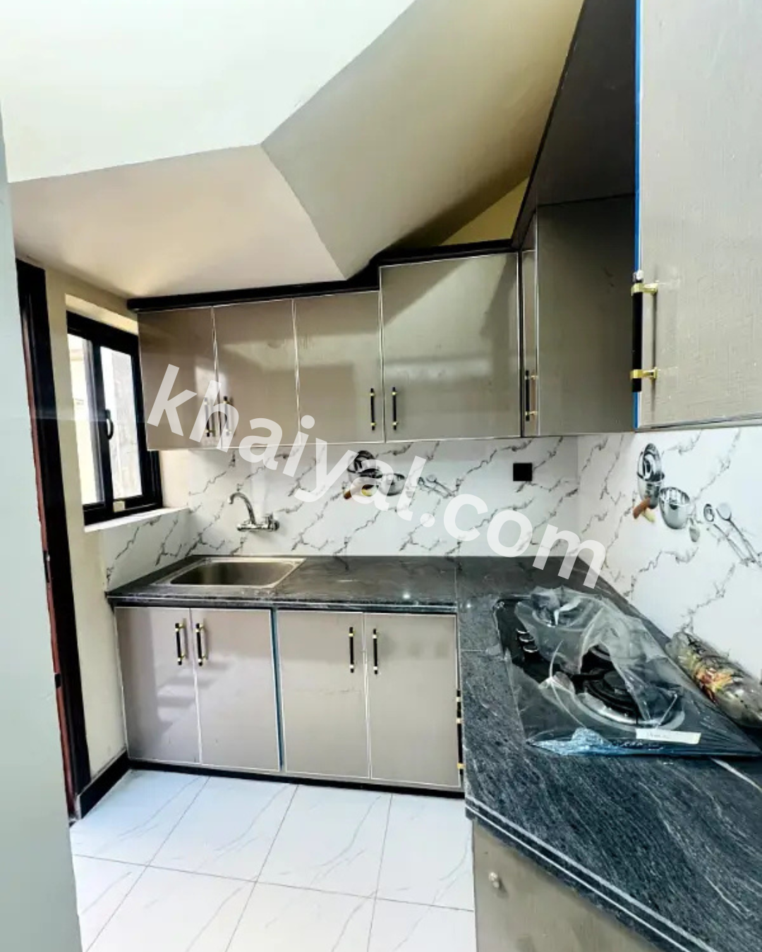 10 Marla Most Beautiful Luxury House for Sale