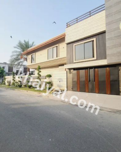 17 Marla Brand New Condition Corner House For Sale